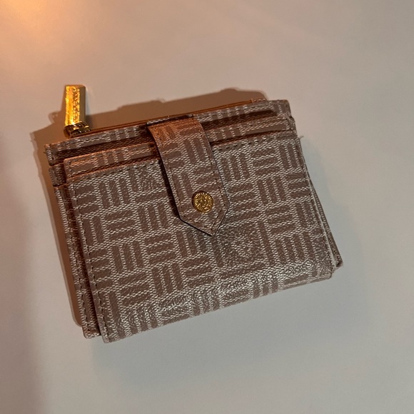 Anne Klein Cardholder - Picture 1 of 4